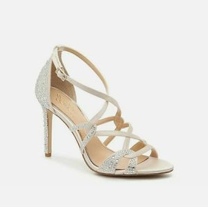 NWT Jewel by Badgley Mischka Gweny Sandals